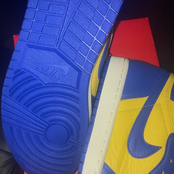 Jordan one high LANEY nwt s 11w - Picture 3 of 5